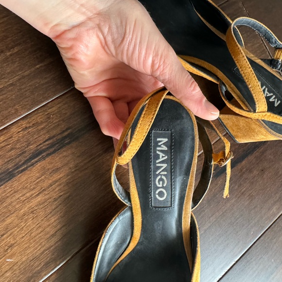 Mango shoes heels mustard color - Picture 3 of 5